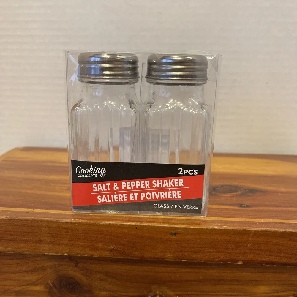 COOKING CONCEPTS Dining Room Restaurant Glass Bottle Salt and Pepper Shakers‎